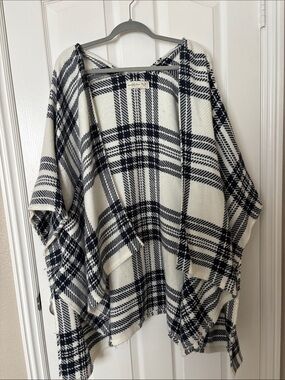 Abercrombie & Fitch Black and Cream Plaid Poncho Sweater
